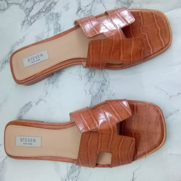 New Steven New York Leather  Womens Slides. Nice, stylish, for summer 🏝️ - Picture 6 of 9